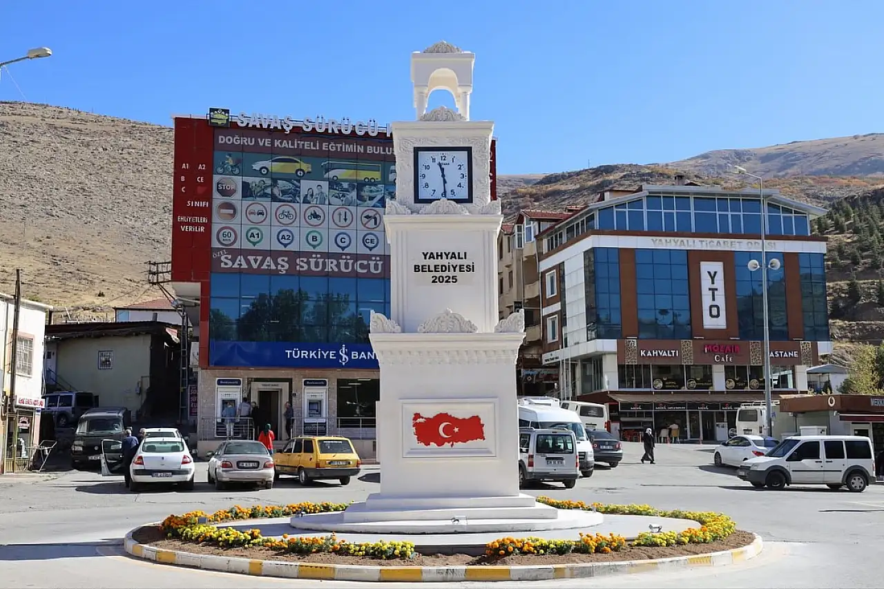 İlçe meydanına görkemli dokunuş!