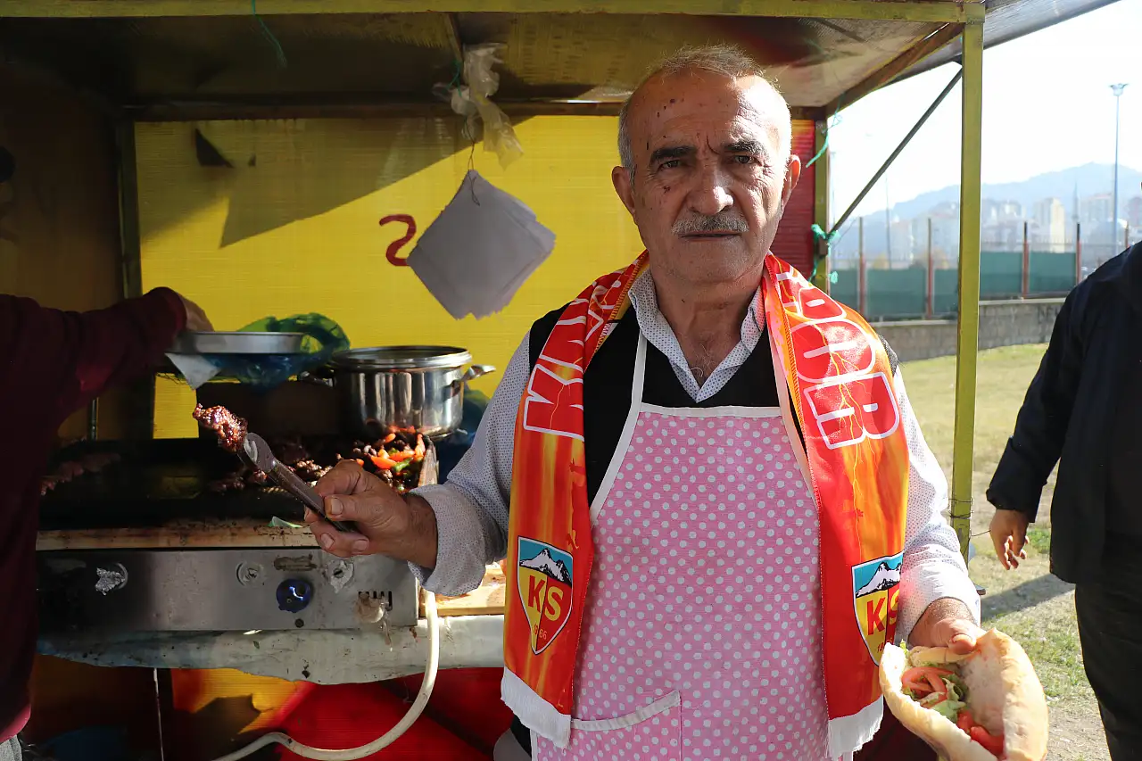 Kayserisporlu eski futbolcu köfteci oldu