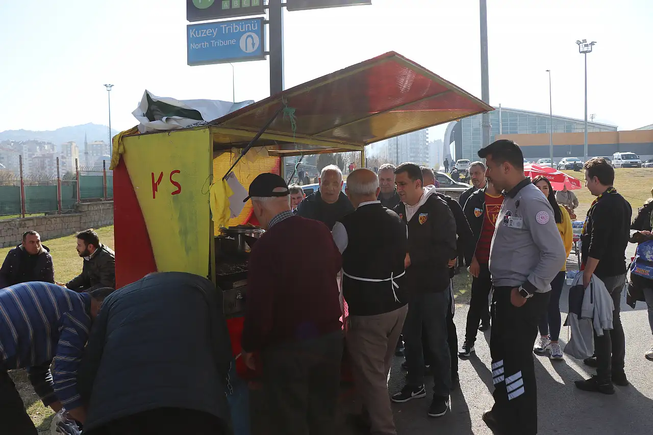 Kayserisporlu eski futbolcu köfteci oldu