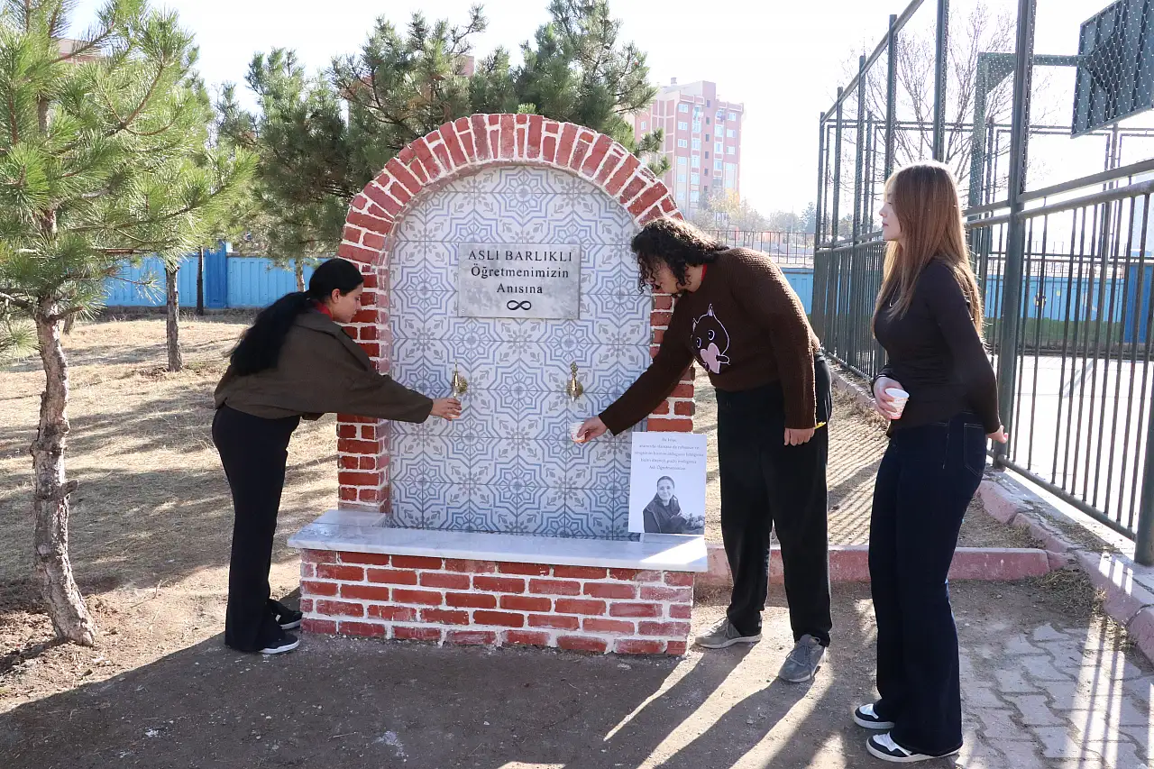 Kayseri'de Ayşe öğretmene 'vefa çeşmesi'