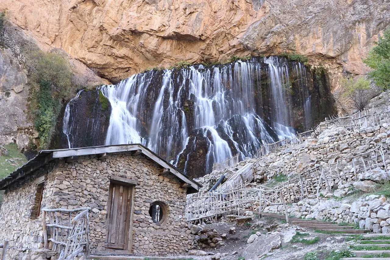 Dünyada eşi az görülen güzellik: Kapuzbaşı Şelaleleri her mevsim akıyor