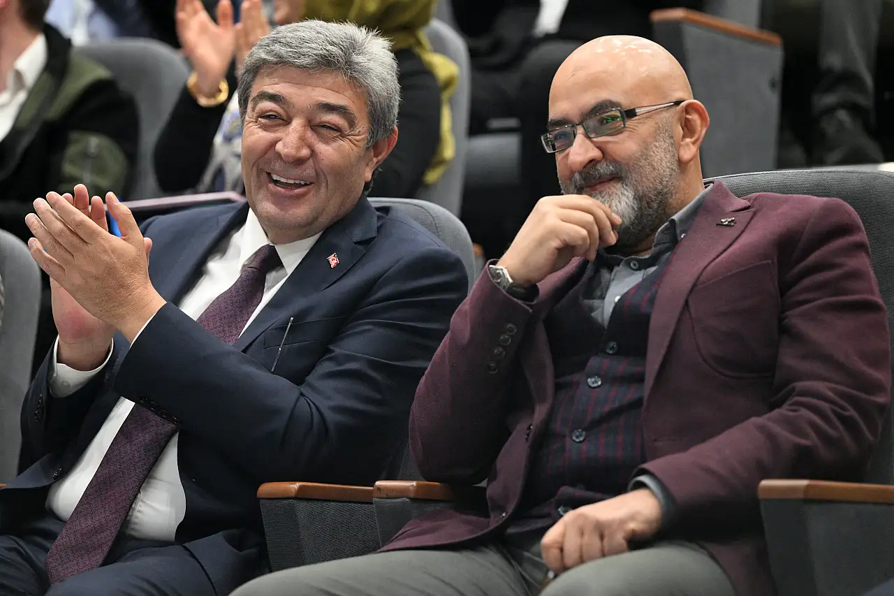 AK Parti Genel Başkan Yardımcısı Kaya gençlerle buluştu