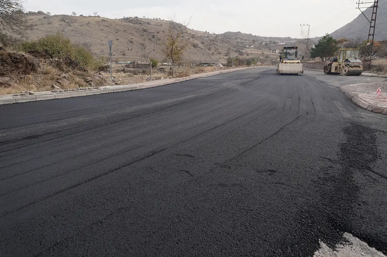 Kayseri'de ulaşım daha konforlu olacak! 1,5 kilometrelik yol için çalışmalar başladı