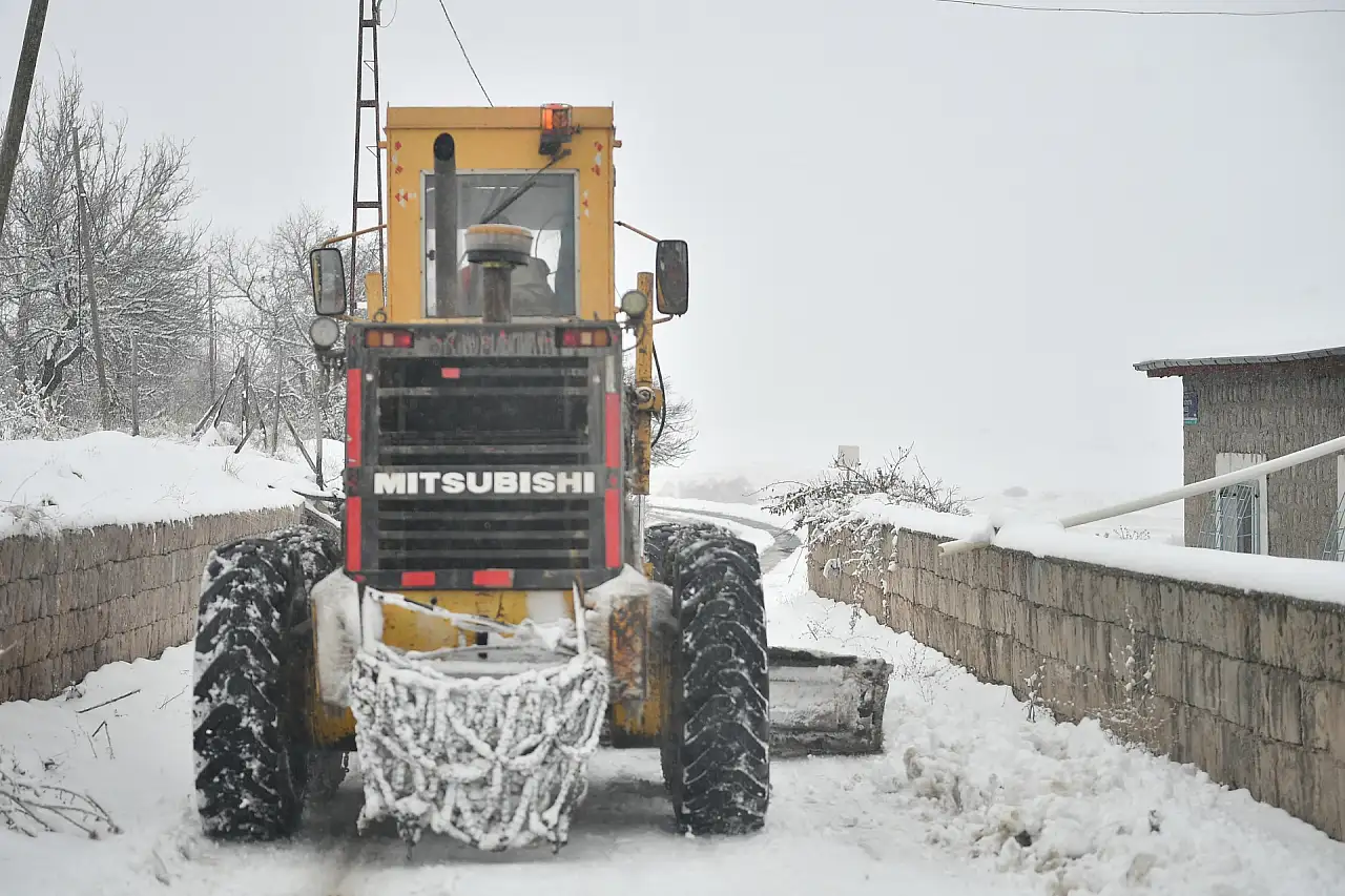 Kayseri Büyükşehir Belediyesi karla mücadele için harekete geçti!