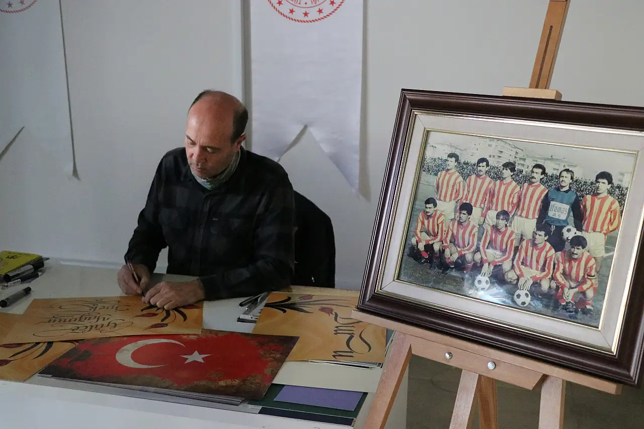 Kayserispor'un eski futbolcusu sanatla hayata tutundu