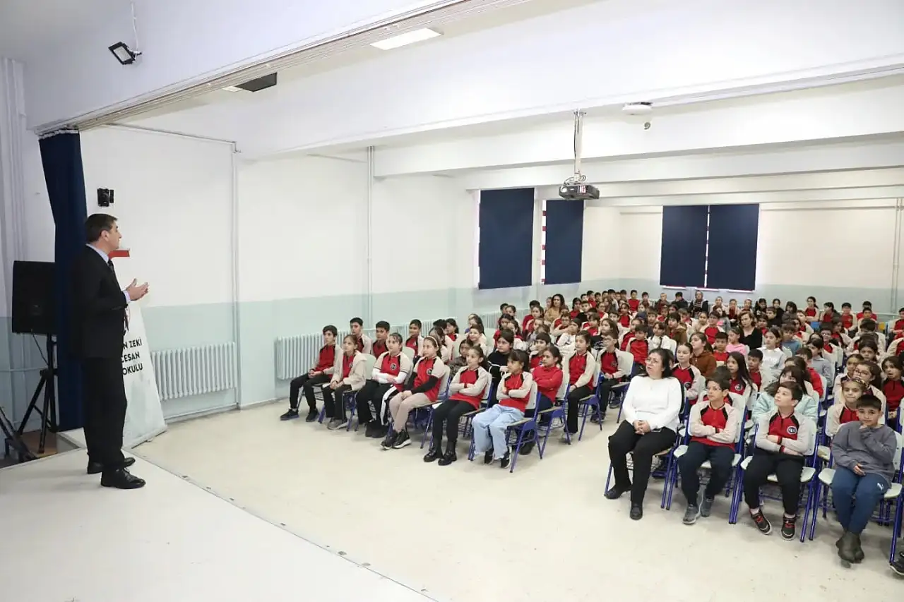 Minikler 'Su Gönüllüsü' oldu