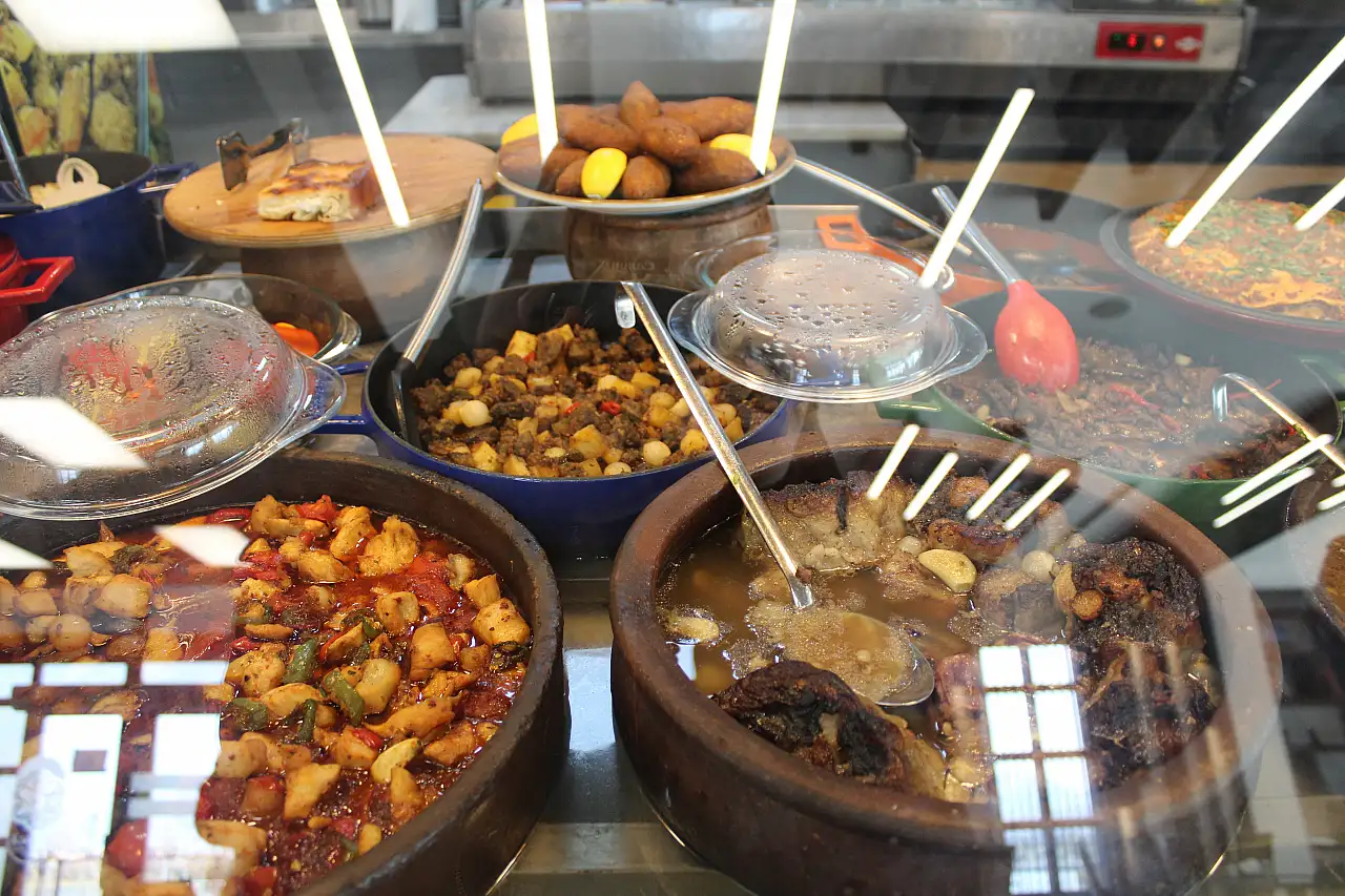 Kayseri'deki bu mekanda 5 çeşit yemek 175 TL!