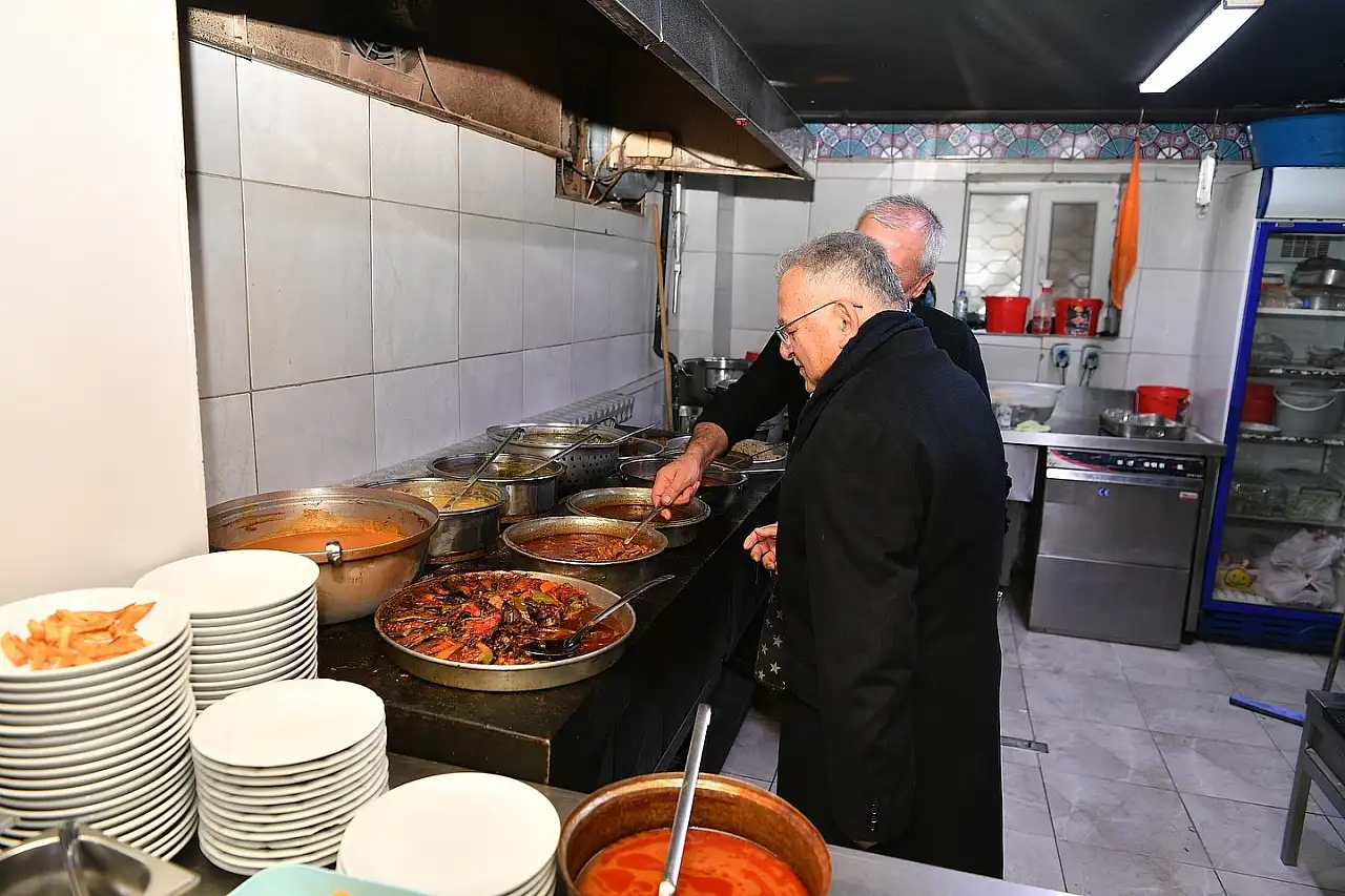 Büyükkılıç Camikebir'de esnafın nabzını tuttu