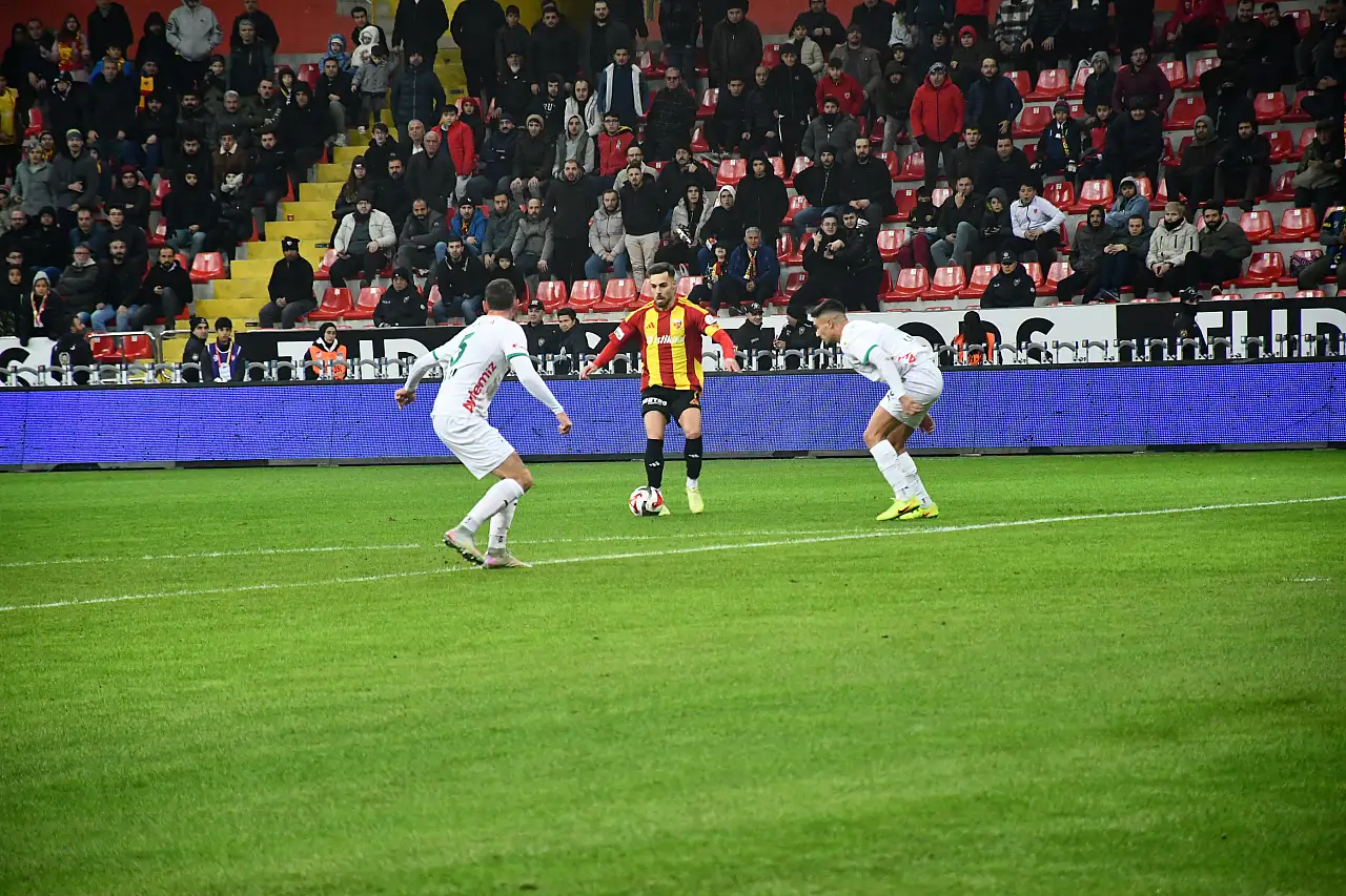 Kayserispor-Alanyaspor ilk yarıda sona erdi!