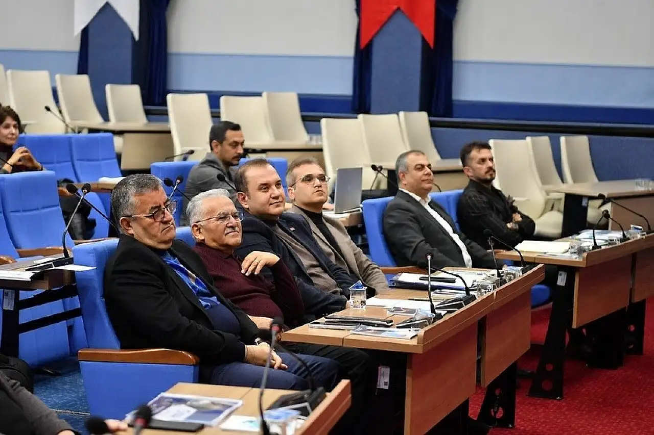 Kayseri Büyükşehir Belediyesi'nde 10 saatlik toplantı!
