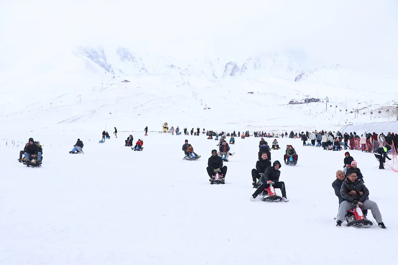 Sezon açıldı! Erciyes doldu taştı