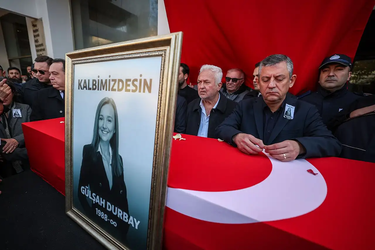 CHP'yi yasa boğan cenaze törenine İl Başkanı Özer de katıldı