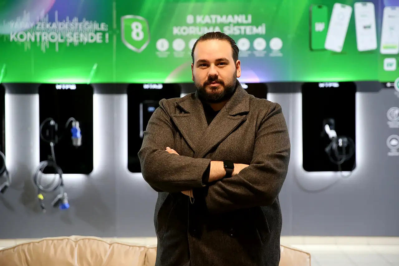26 yaşındaki mühendis geleceği şarj ediyor