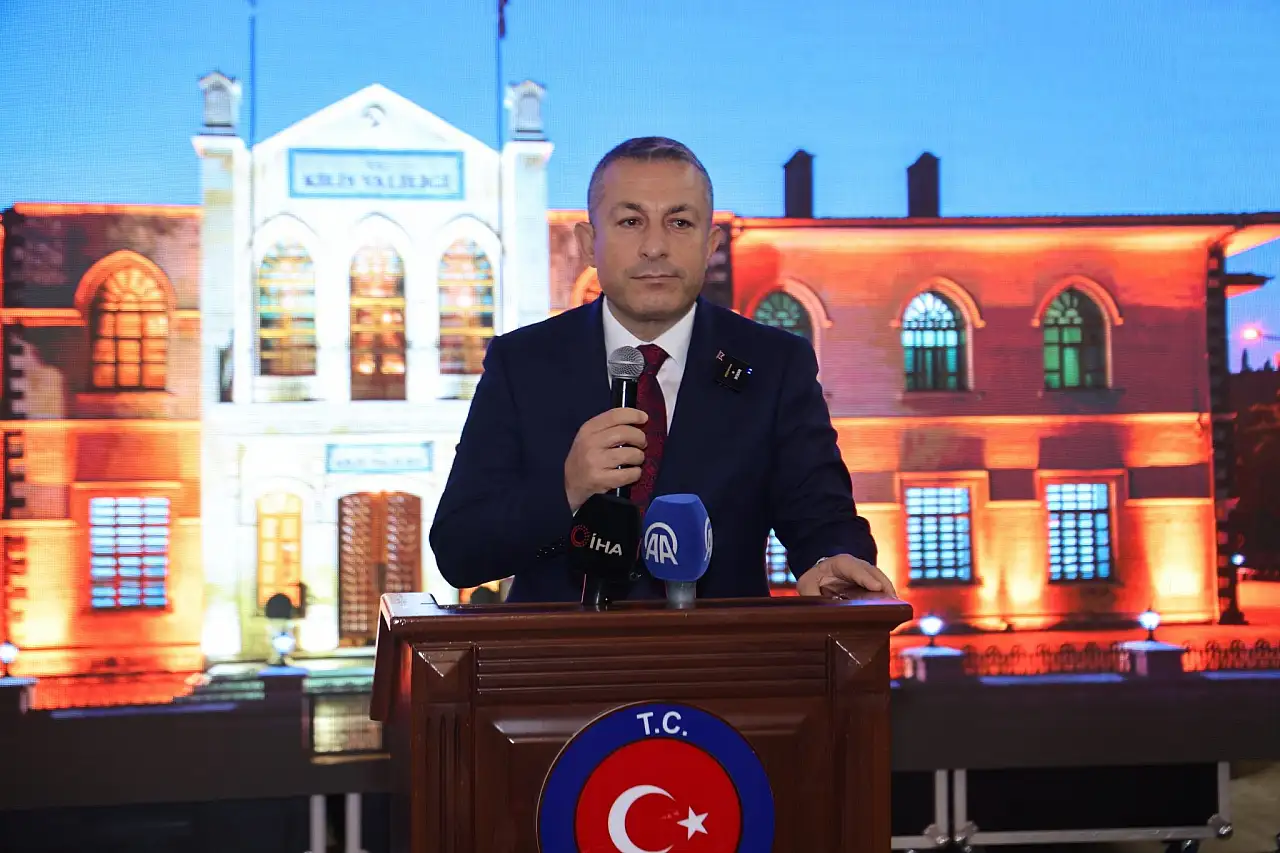 Kayserili Vali'ye 'Bu memleket sizi unutmayacak' diyerek veda edildi!