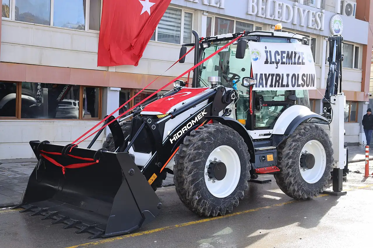 Yahyalı'da yoğun mesai: Hem Bakanlık hibesi hem yeni projeler...