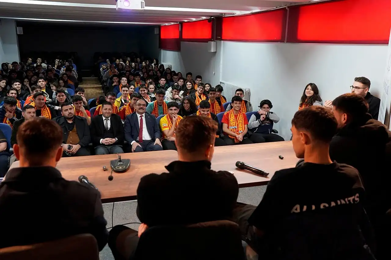 Kayserisporlu futbolculardan gençlere hayati uyarı