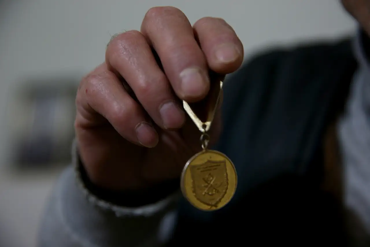 Kayseri'de 77 bin metrekarelik arazisini TSK'ya bağışlamıştı! Madalyaya gözü gibi bakıyor