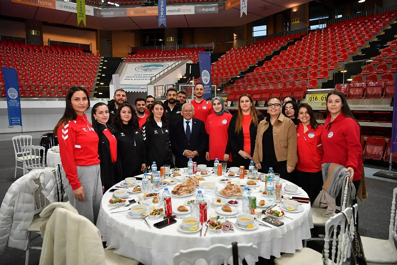 Başkan Büyükkılıç iftarı bakın nerede yaptı?