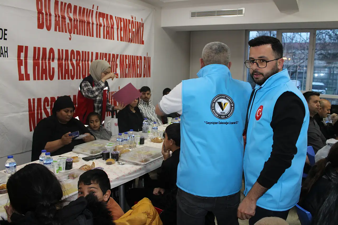 Asırlık vakıf özel çocuklarla aynı sofrada