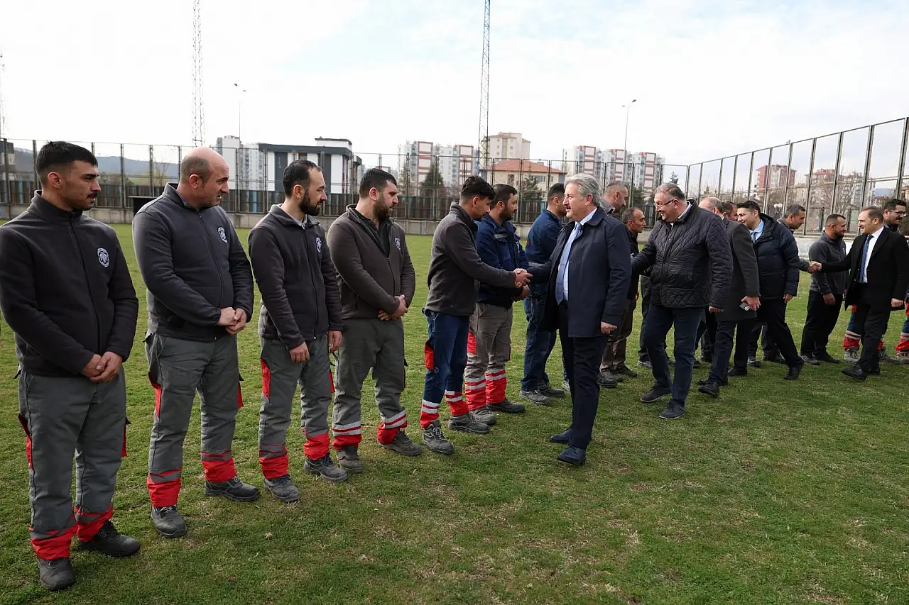 Kayseri'de başkan mesaiye bakın nasıl başladı?