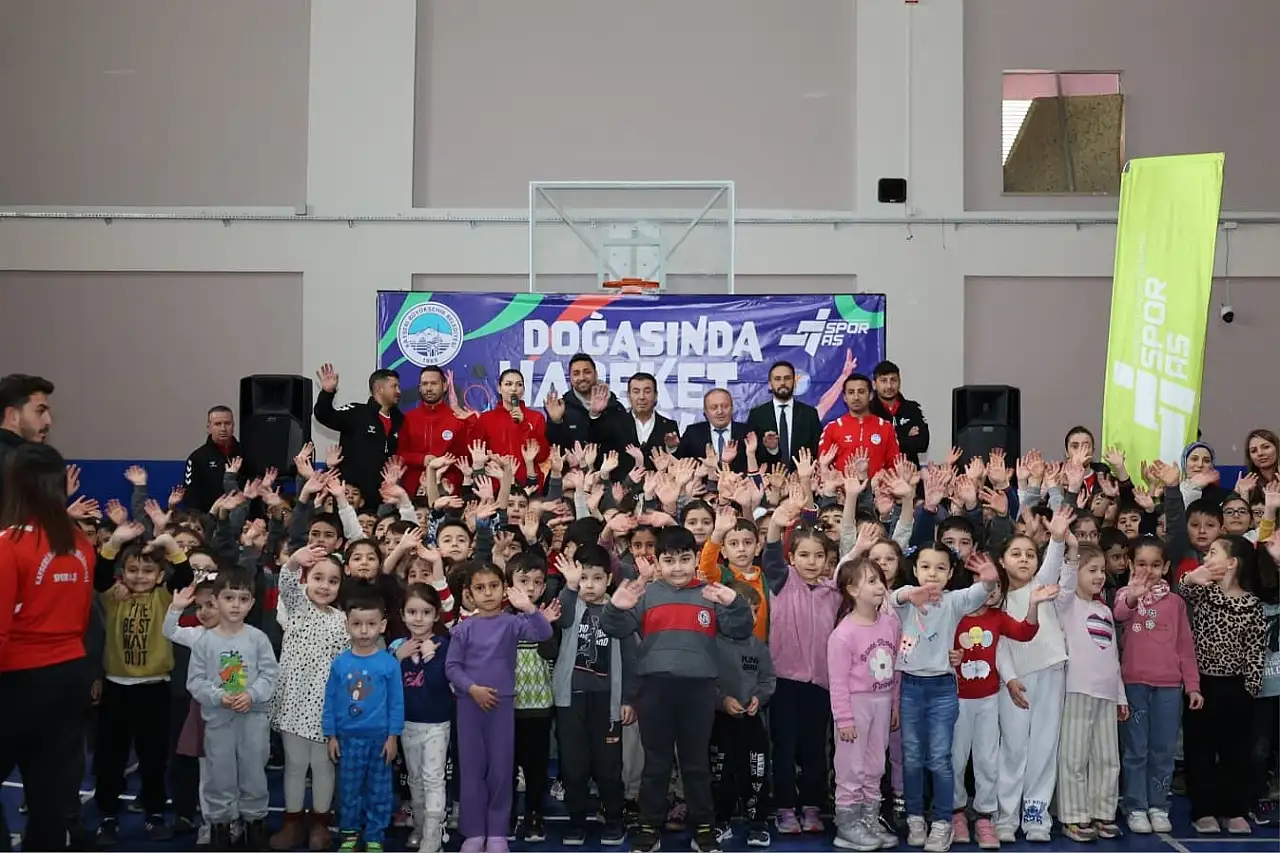 Başkan Metin, öğrencilerle vakit geçirdi.