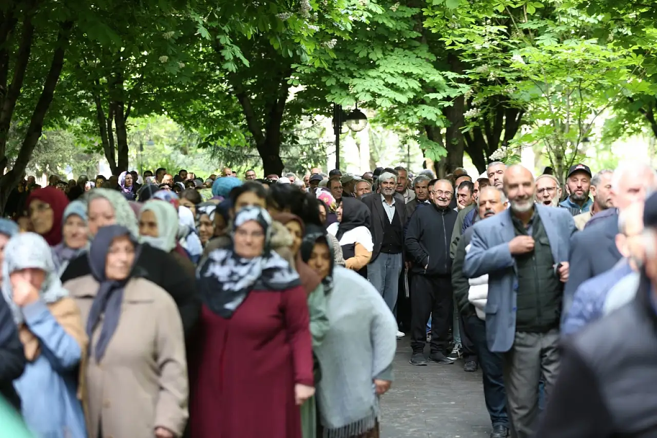 Kayseri'de domates fidesi ne zaman dağıtılacak? Gözler Başkan'a çevrildi