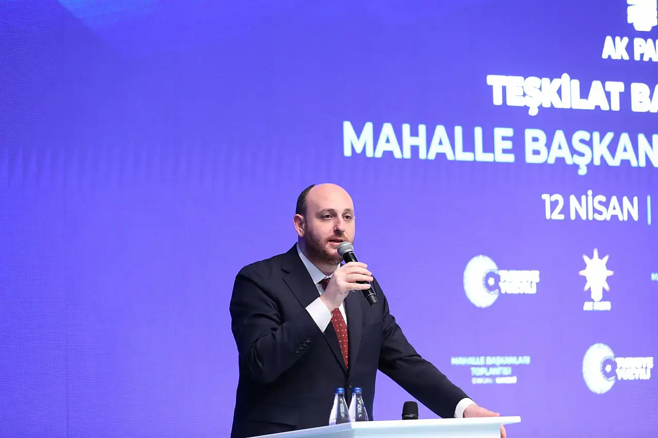 AK Parti'nin Kayseri'de yaptığı toplantıyla ilgili 'katılım' tartışması!