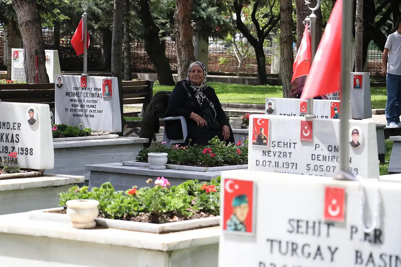 Kayseri'de yürek burkan buluşma: 'O gelecekti, ben geldim'