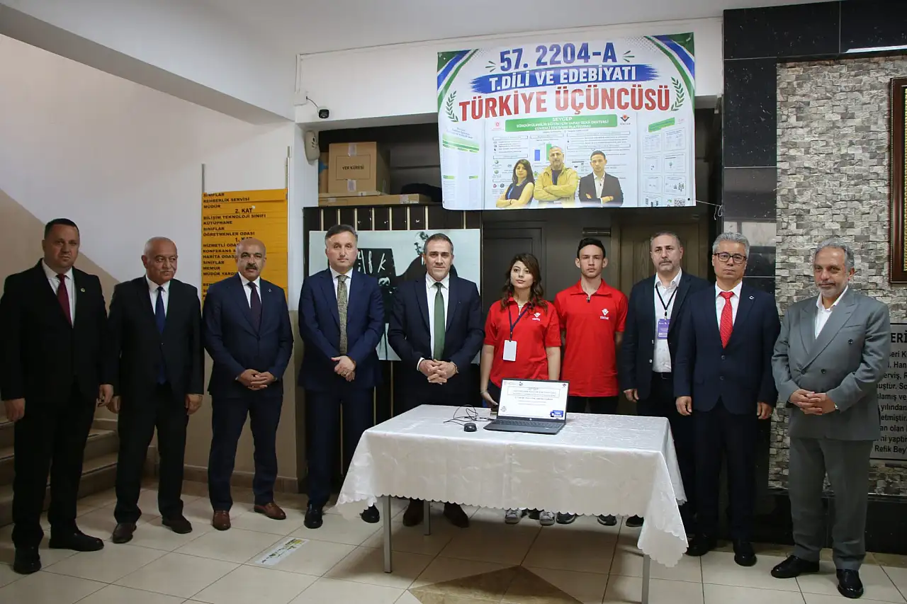 Kayseri'deki lisede TÜBİTAK 4006-B Bilim Fuarı açıldı