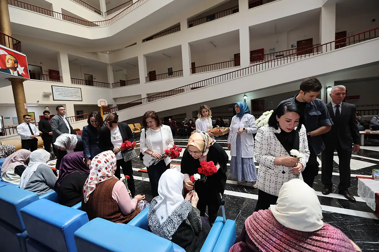 Kayseri'de Anneler Günü'nde yürek ısıtan buluşma