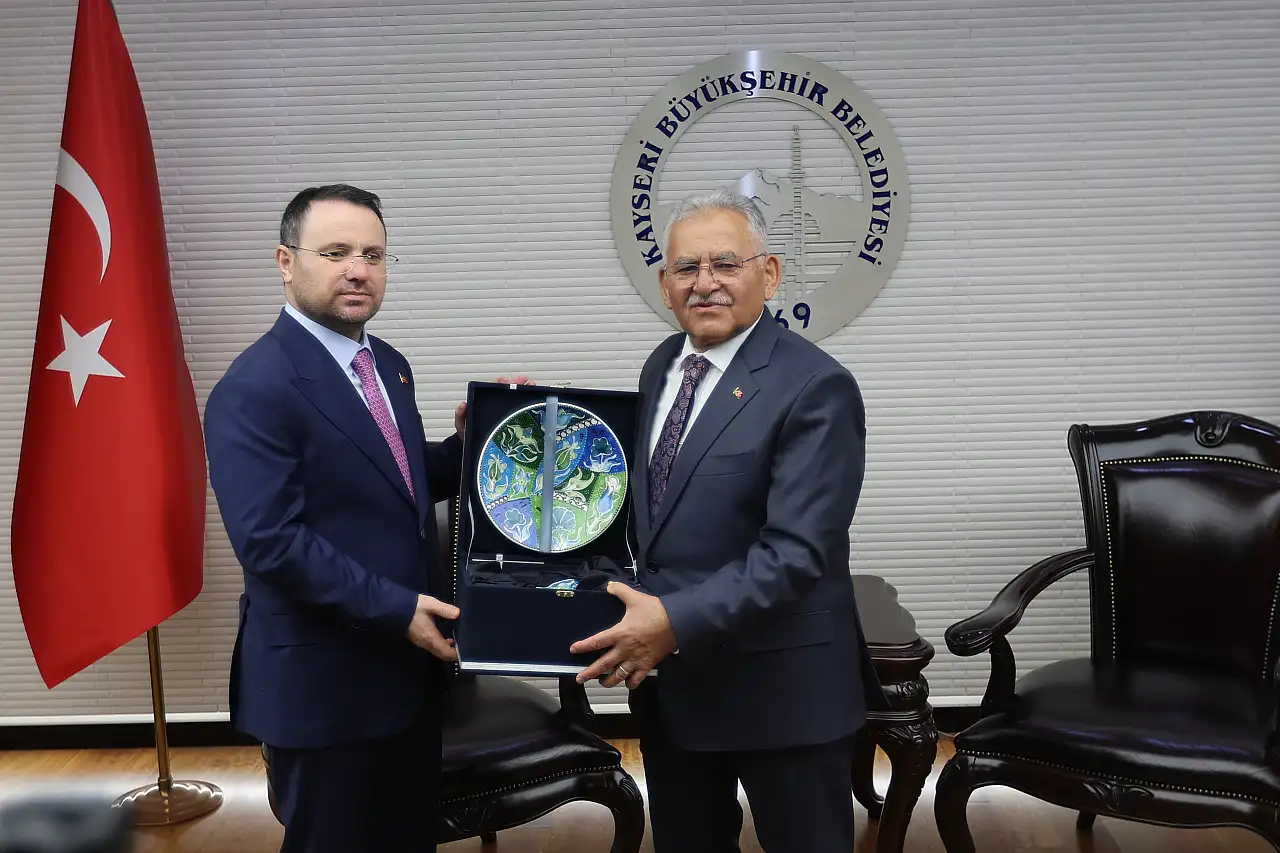 Başkan Büyükkılıç'a önemli ziyaret: Adalet Bakanı'ndan Kayseri'ye övgüler!