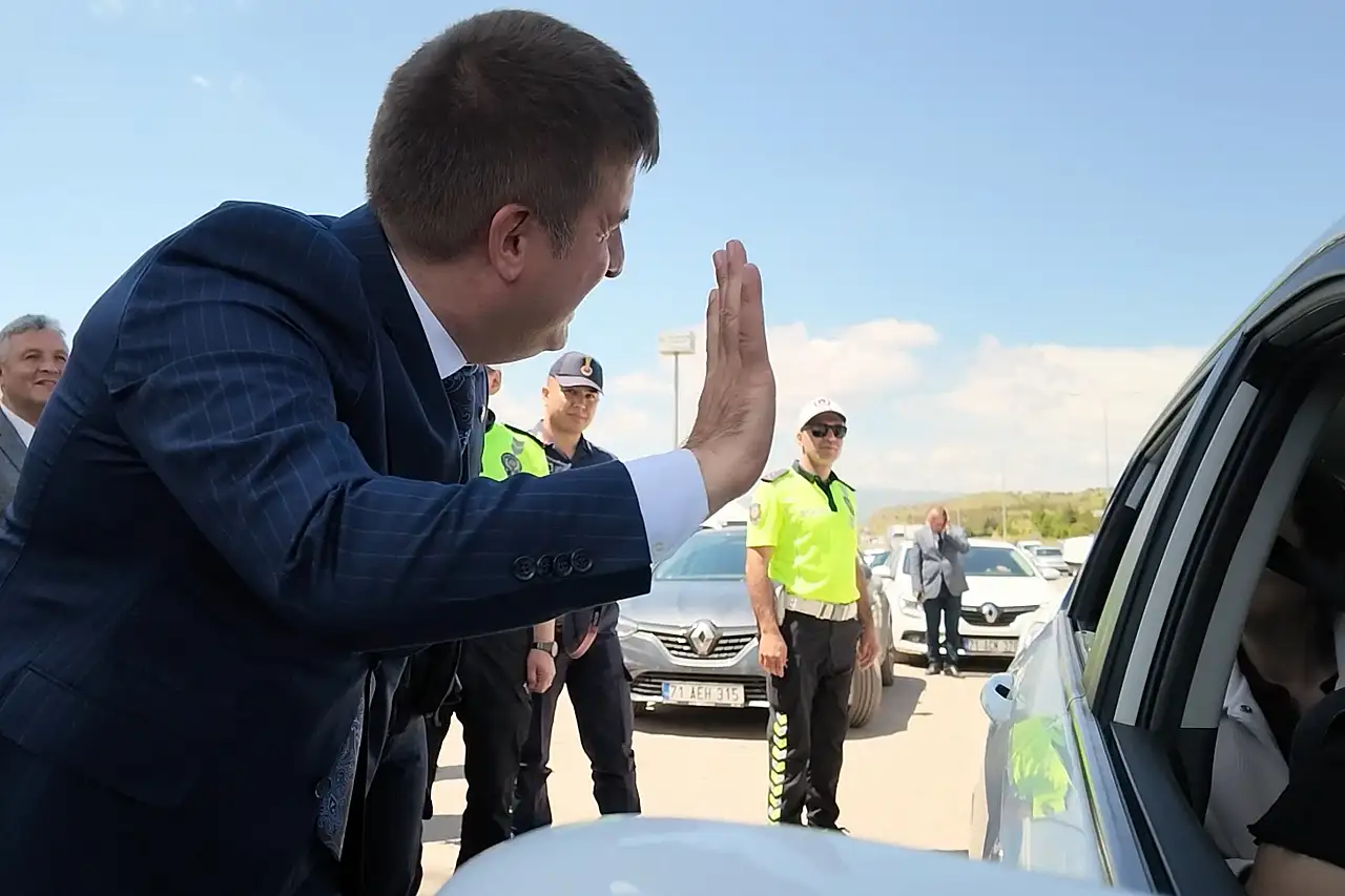 43 ilin geçiş noktasında trafik denetimi devam ediyor: Validen sürücülere uyarı!