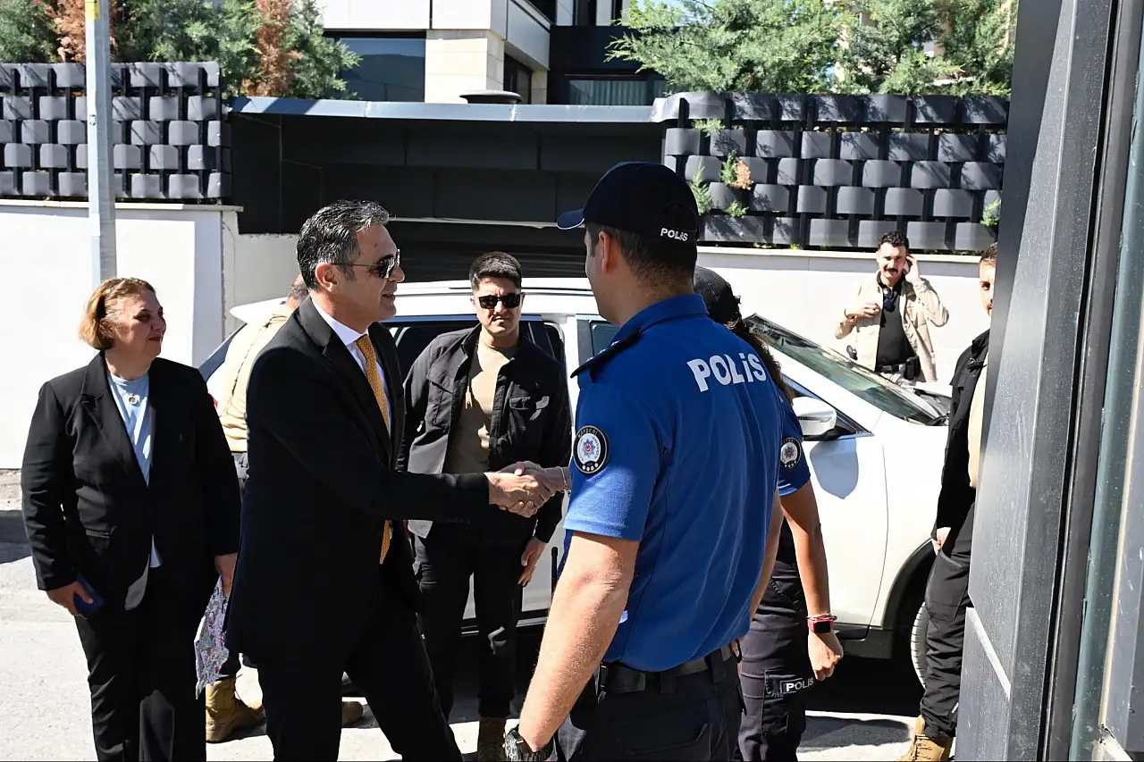 Şehit polis memurunun oğluna bayram hediyesi