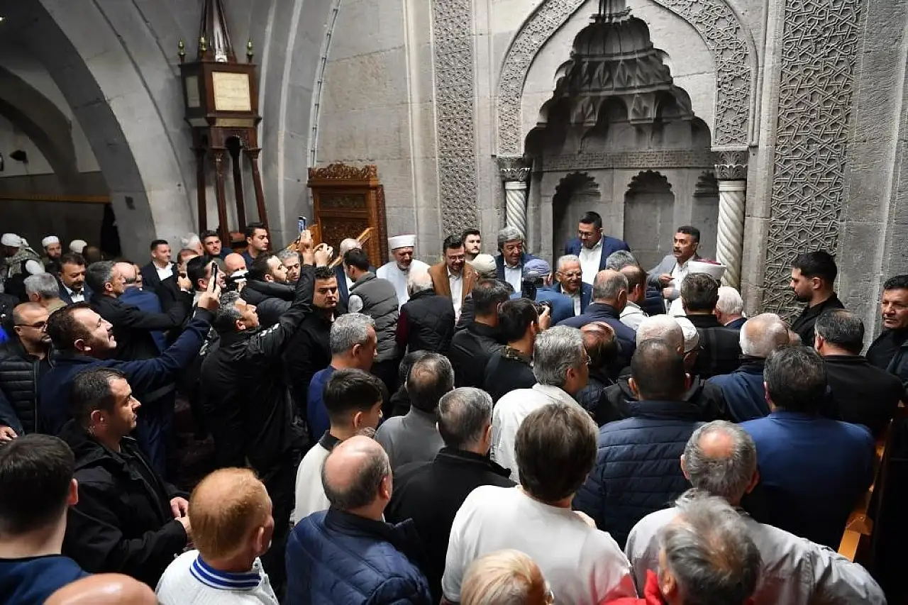 Başkan Büyükkılıç, bayramı Kayserililerle geçirdi