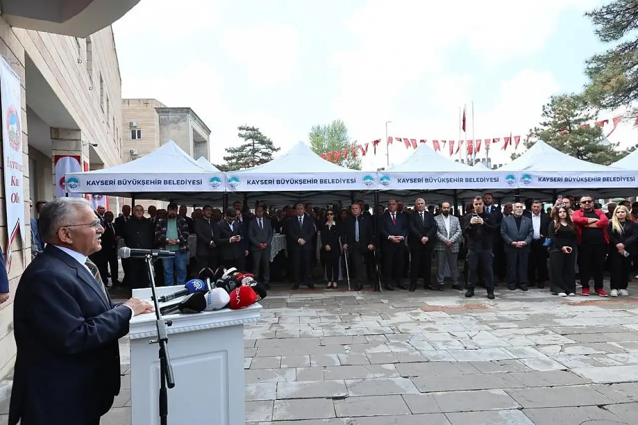 Başkan Büyükkılıç, bayramı Kayserililerle geçirdi