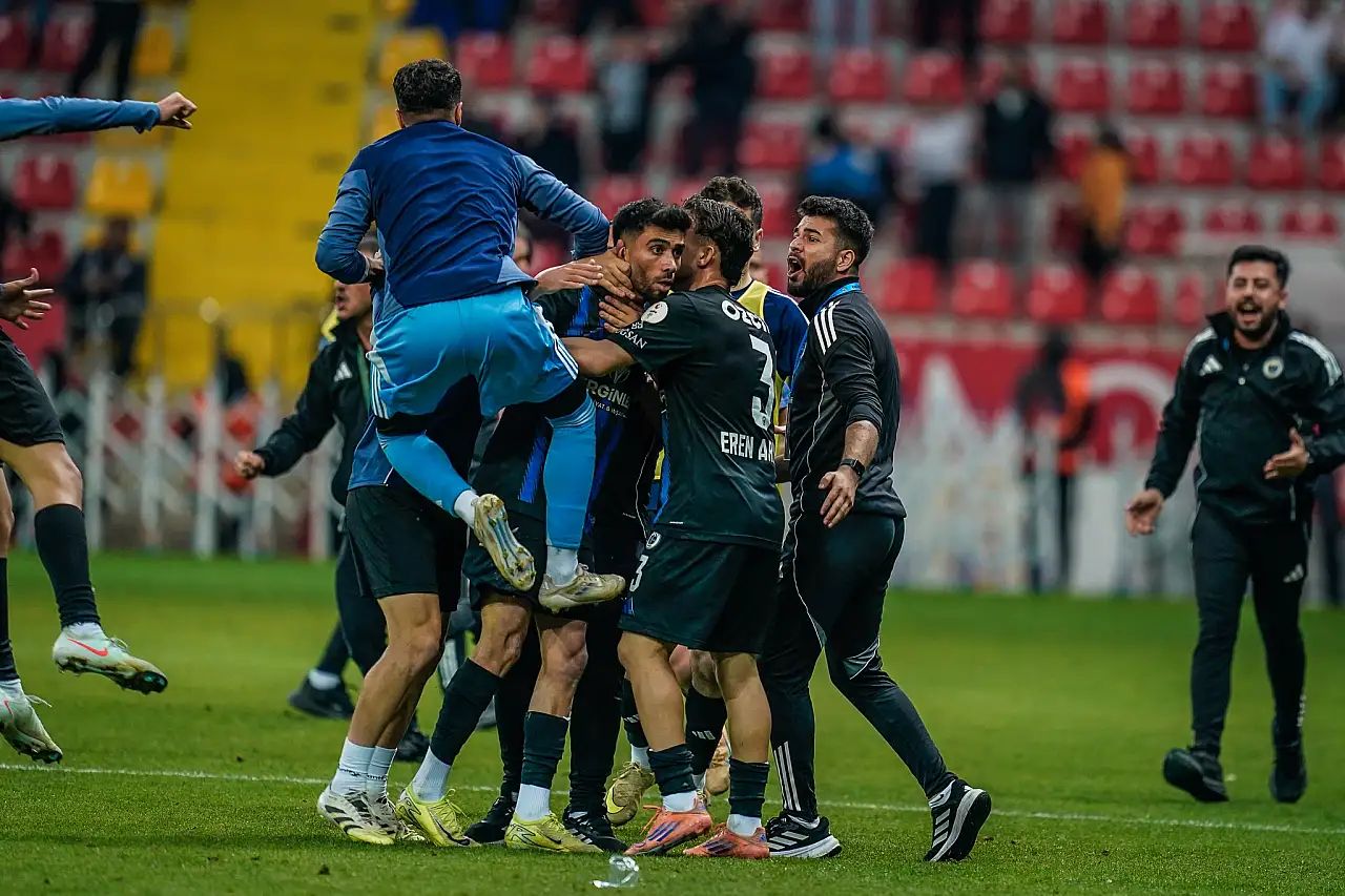 Kayseri'de inanılmaz geri dönüş: Erciyes 38 FK 3-0'dan döndü!