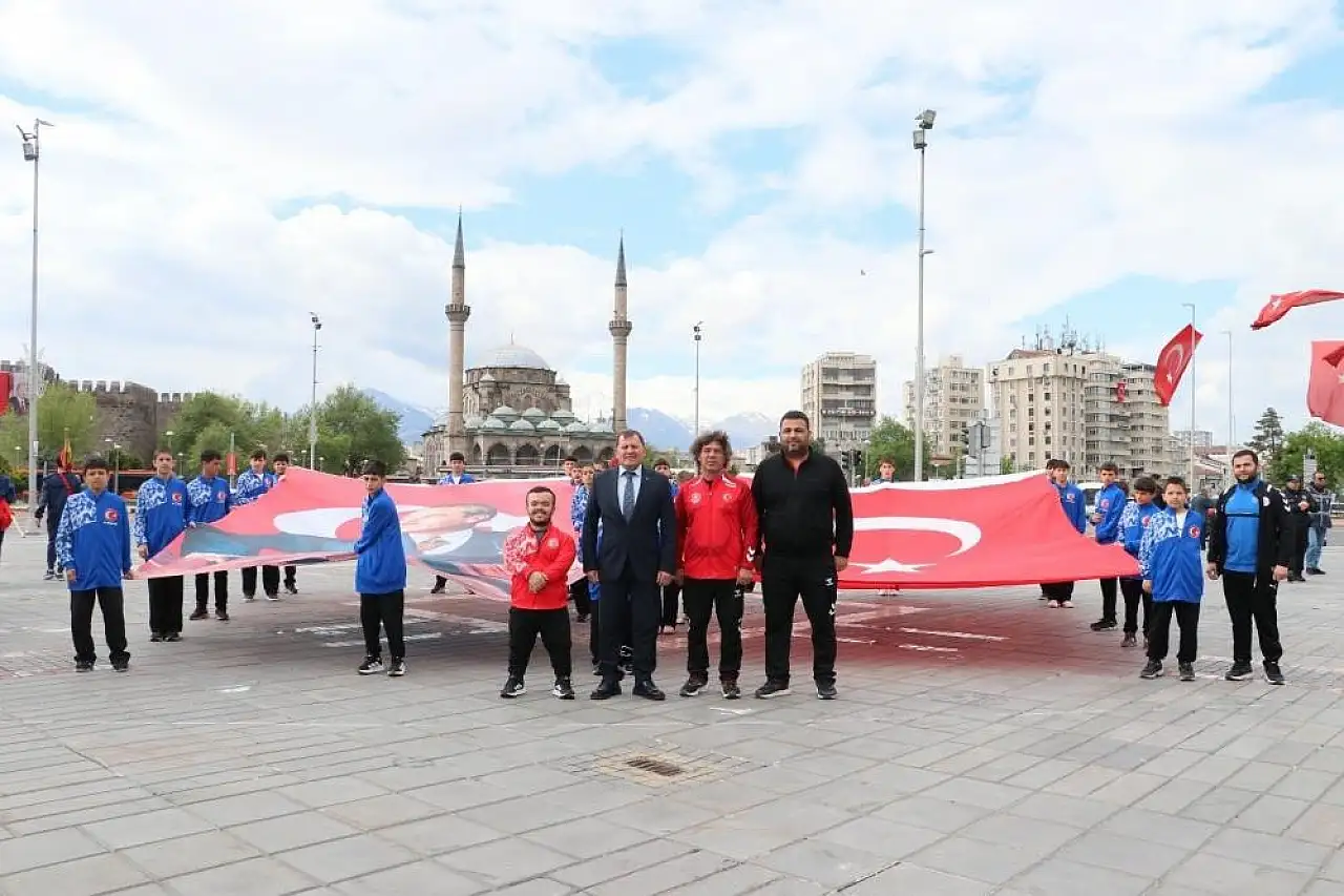 Kayseri'de 19 Mayıs heyecanı: Gençlik Haftası başladı
