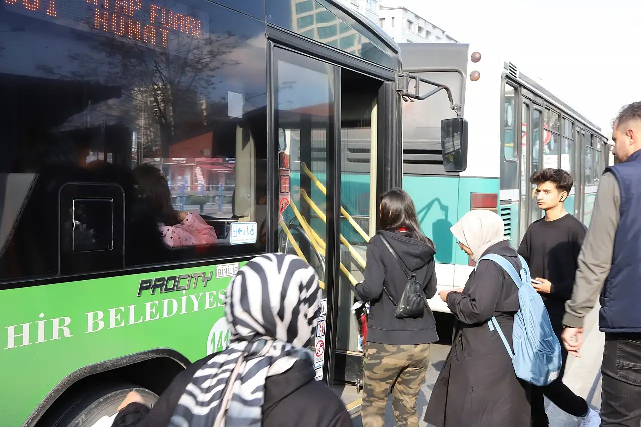 Kayseri'de meyve sıkacağı ile o davetiyeyi otobüste kim unuttu?