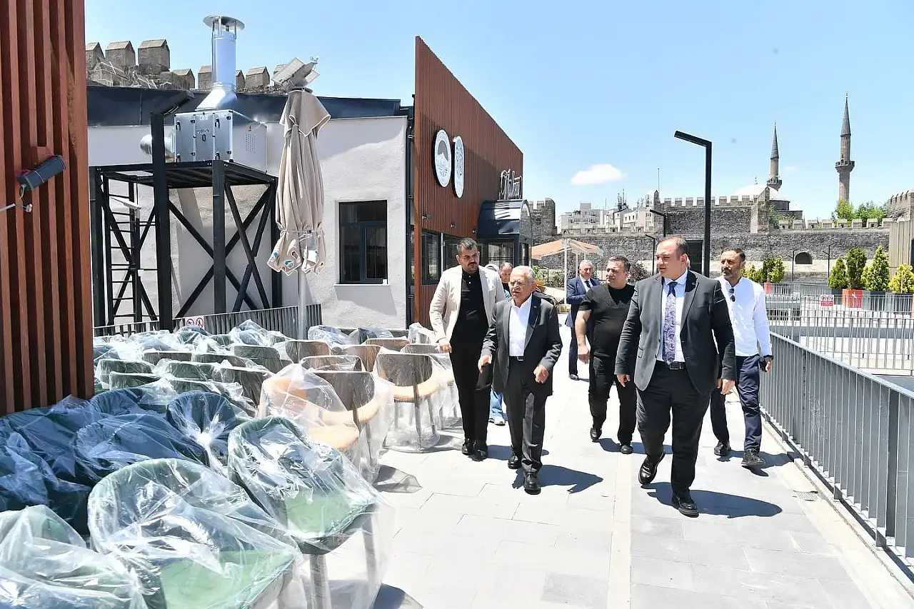 Başkan Büyükkılıç Kayseri Mutfağı'nda incelemede
