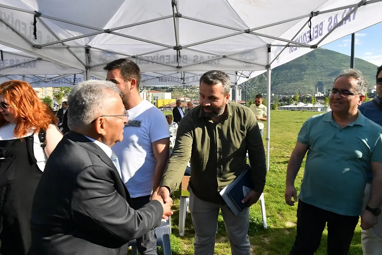 Başkan Büyükkılıç tüm soruları Talas'ta cevapladı