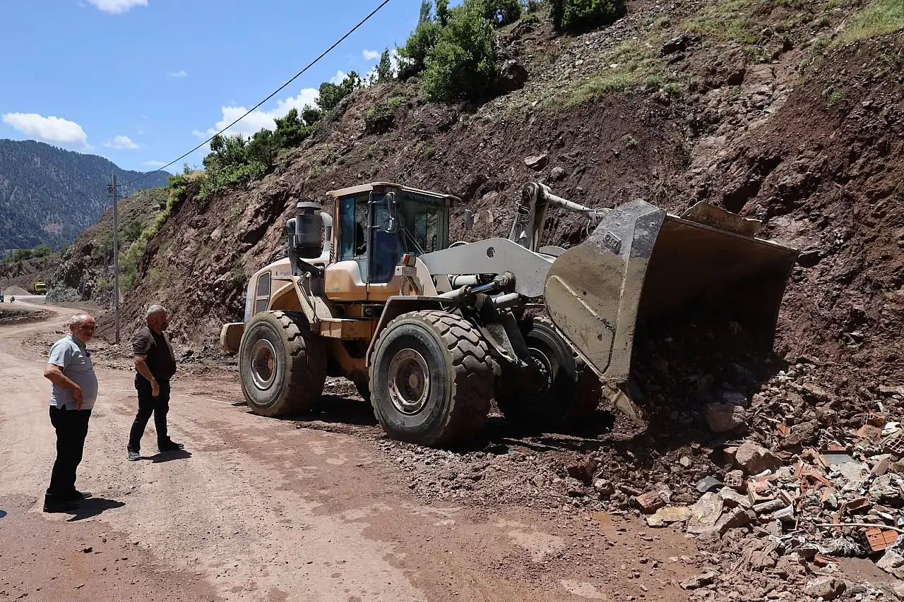 Kayseri'de iki mahalleyi sel vurdu! İşte son durum