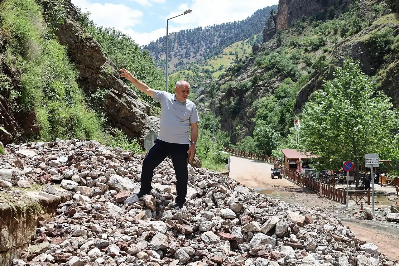 Kayseri'de iki mahalleyi sel vurdu! İşte son durum