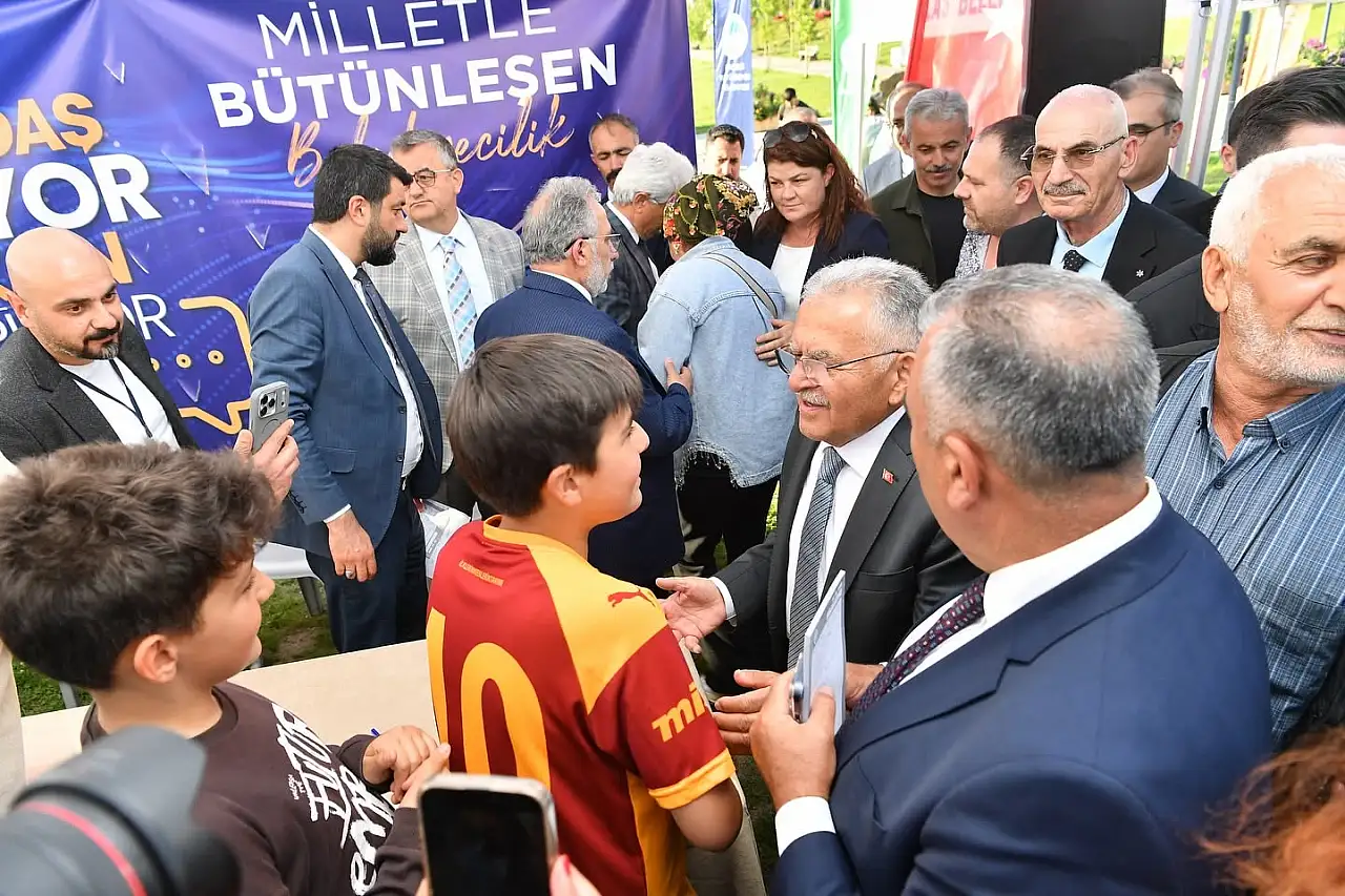 Başkan Büyükkılıç tüm soruları Talas'ta cevapladı