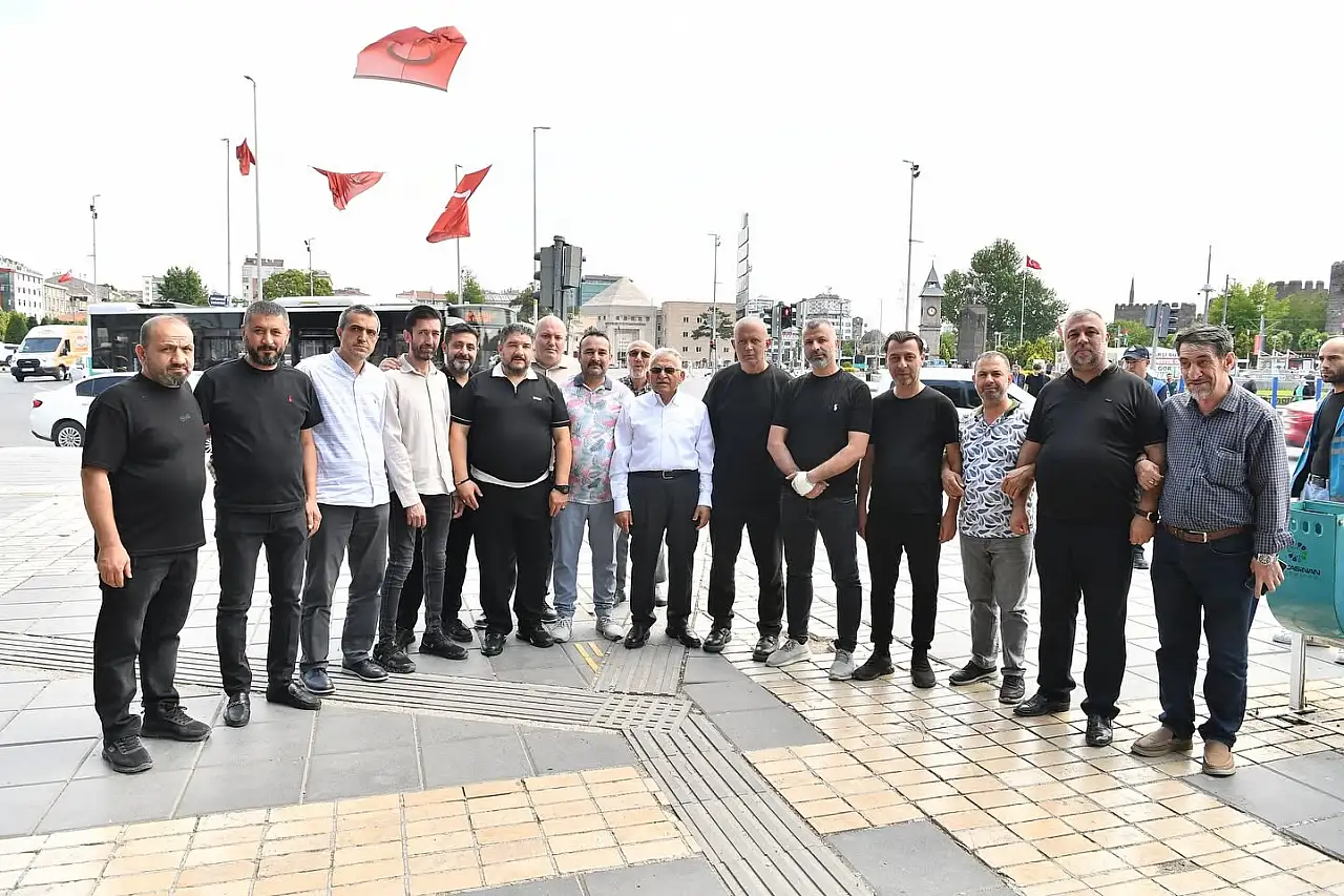 Başkan Büyükkılıç Yeraltı Çarşısı'nı ziyaret etti