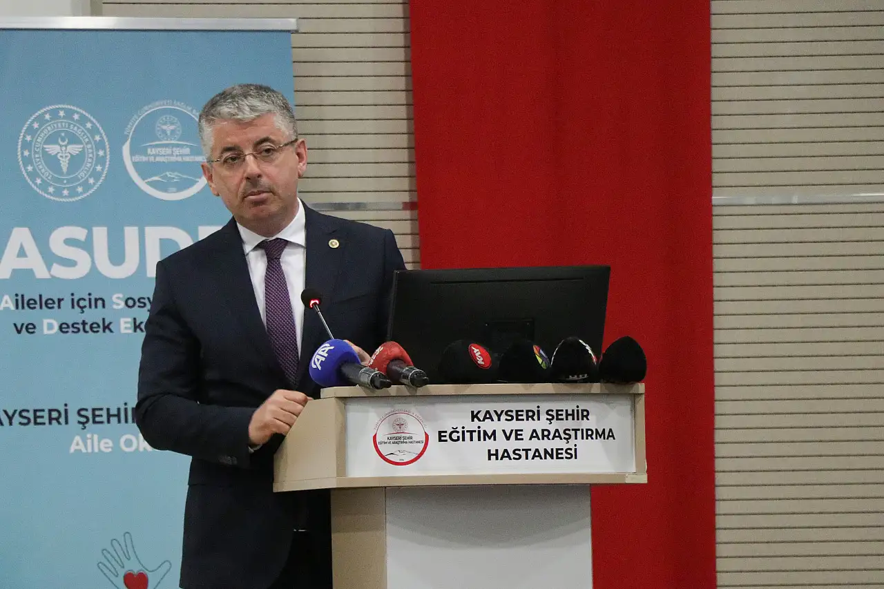 Katılım belgelerini Vali Çiçek verdi