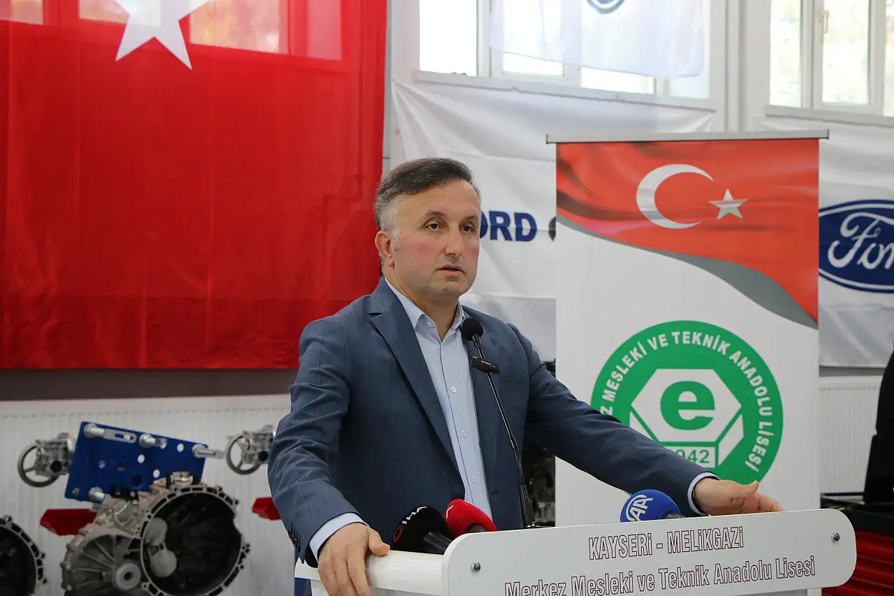 Öğrencilere teknolojik ve uygulamalı eğitim laboratuvarı!