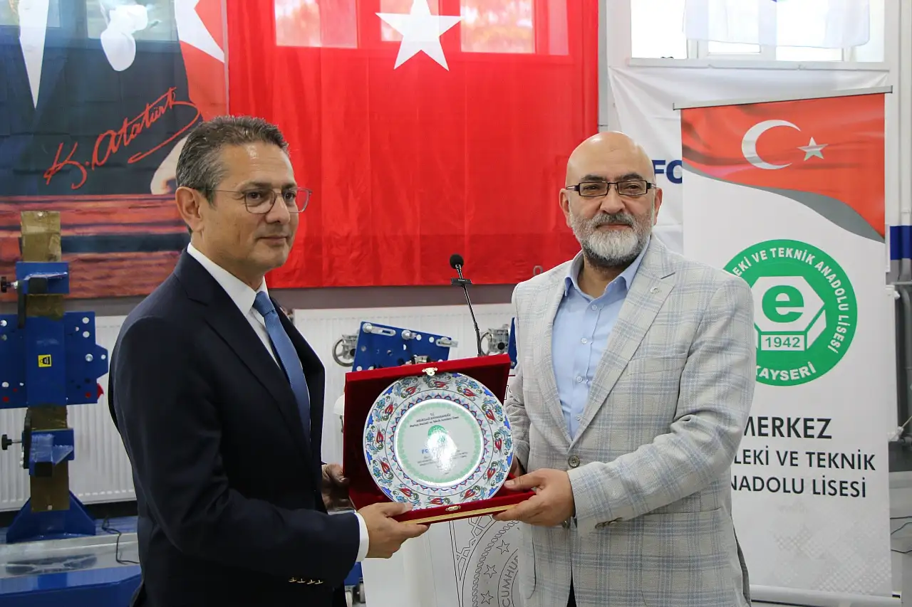 Öğrencilere teknolojik ve uygulamalı eğitim laboratuvarı!