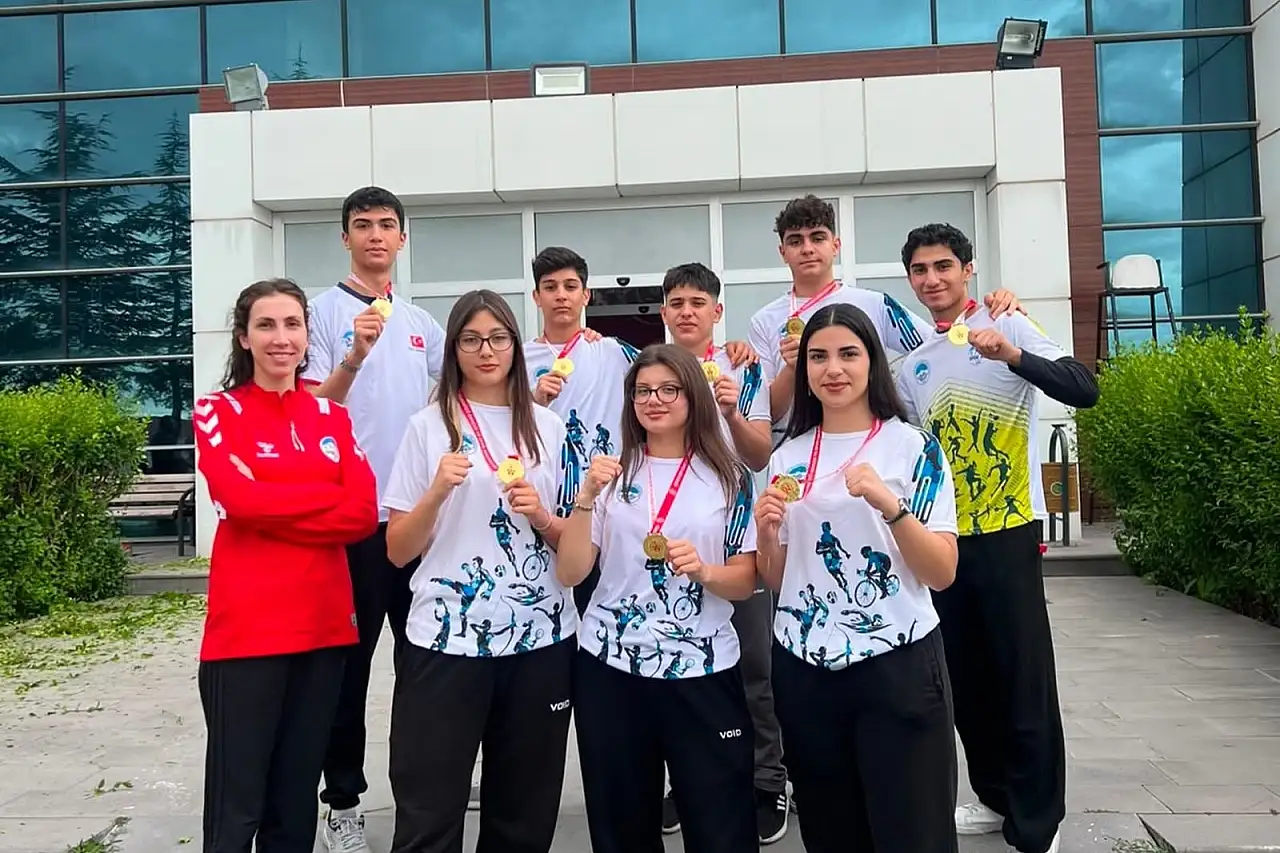 Büyükşehir Spor A.Ş. sporcularından madalya şöleni