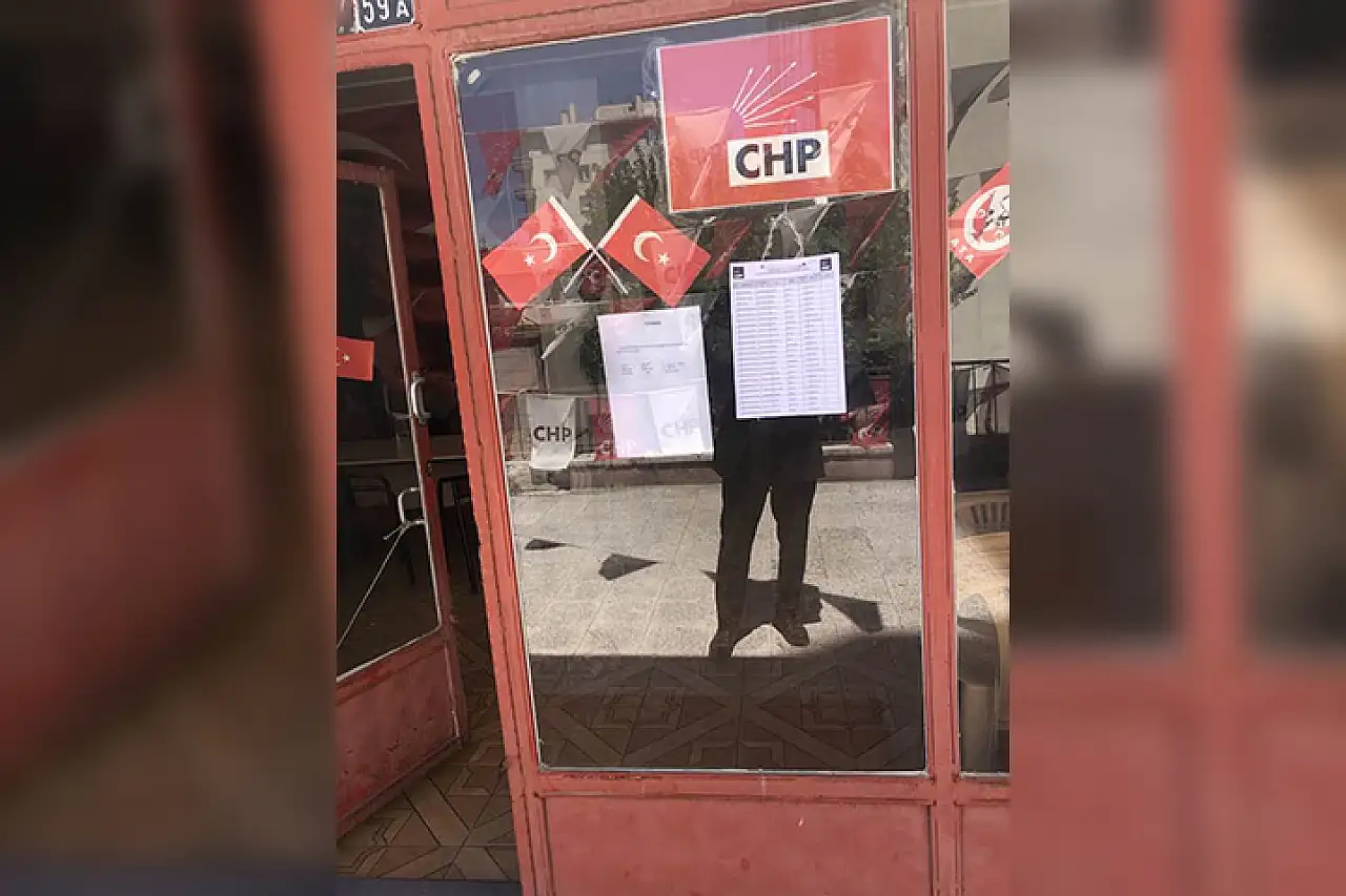 CHP'de o listeler parti binasına asıldı! Geri sayım başladı