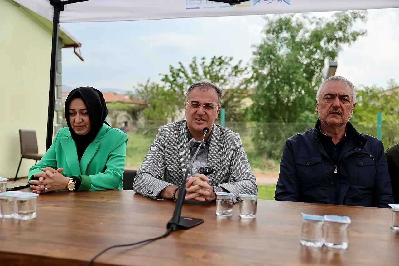 Başkan Özdoğan Akdam Mahallesi'nde vatandaşları dinledi